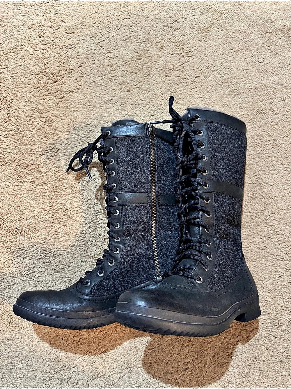 UGG Adirondack Tall Lace-Up Boots in Black US 7